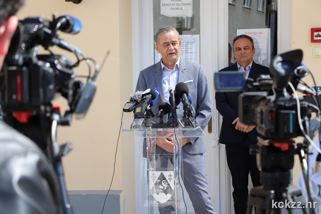 U DOMU 28 ZARAŽENIH Osnovan stručni tim za nadzor, ravnateljica se ne smatra odgovornom