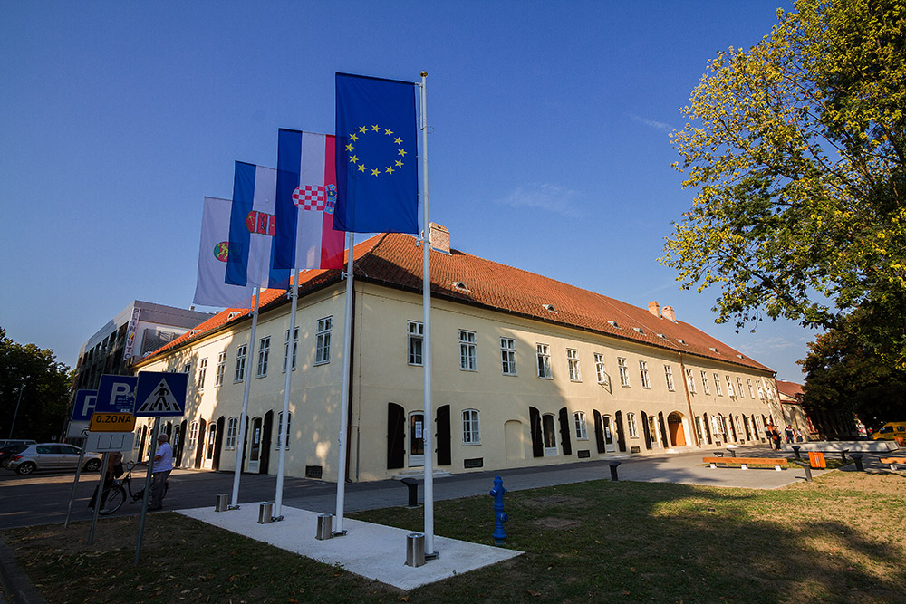 PRORAČUNSKE ŠKARE Reorganizacija uz mjere uštede i pomoći