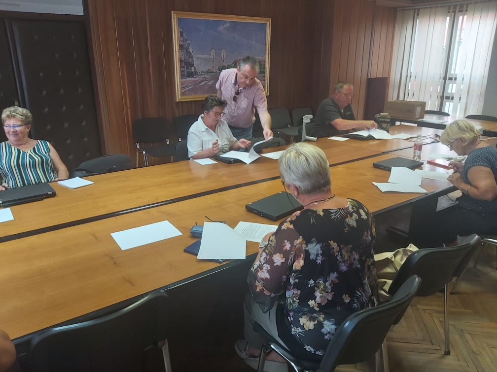 HVALEVRIJEDAN PROJEKT Informatičke radionice za starije