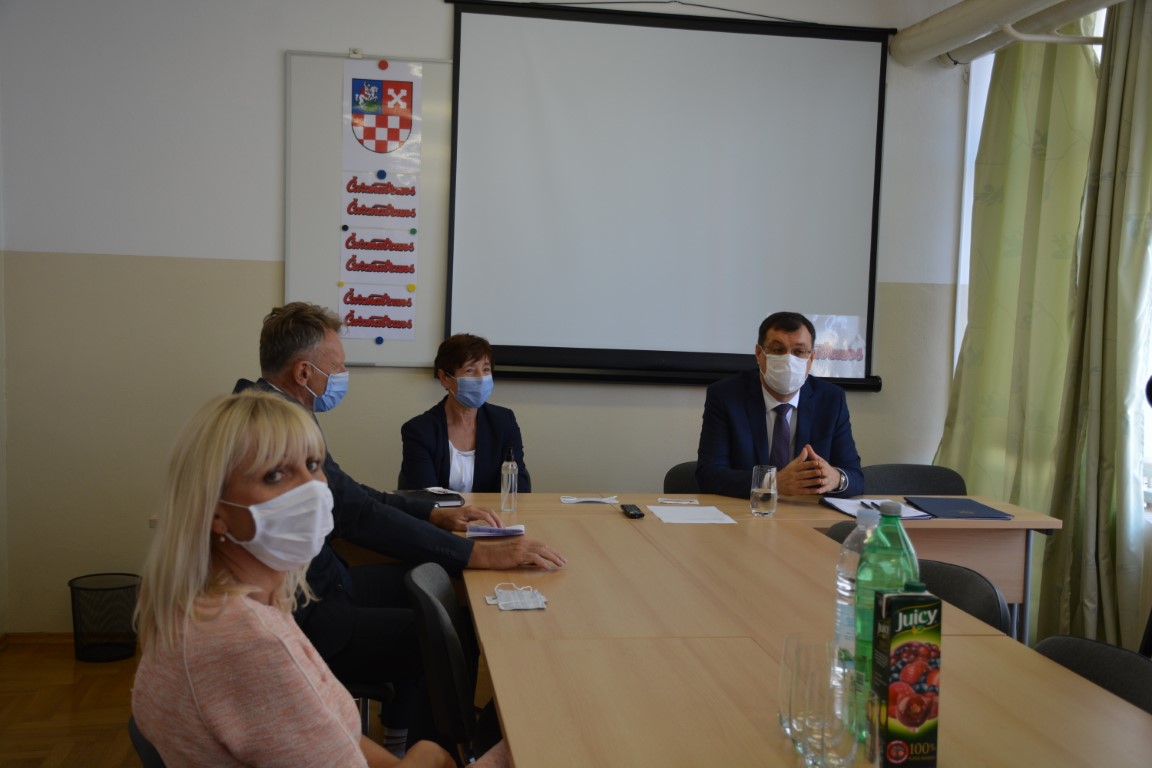 TOČKA NA I Potpisan dodatak za prijevoz osnovnoškolaca