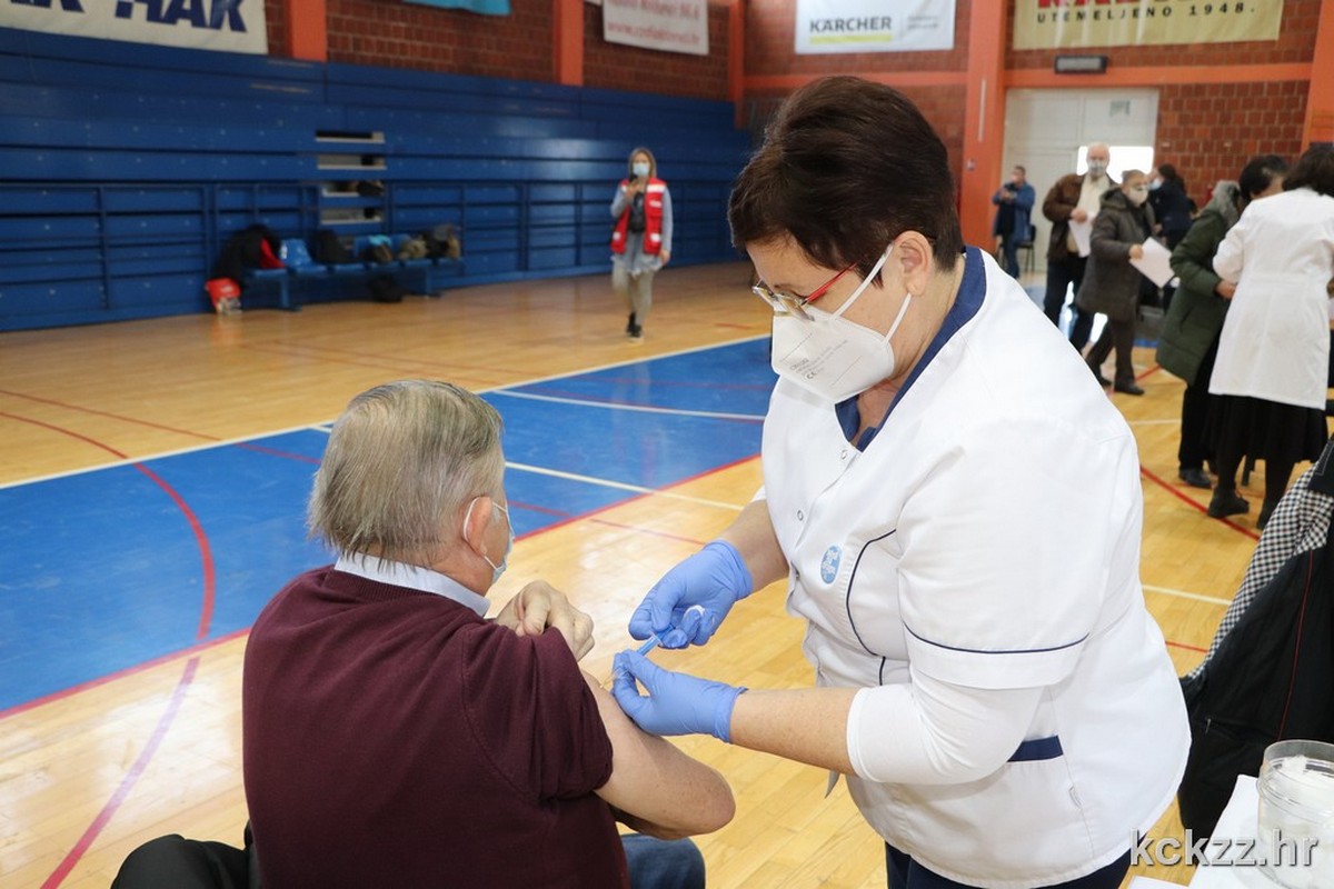 U Koprivničko-križevačkoj županiji obustavljeno cijepljenje cjepivom AstraZenece