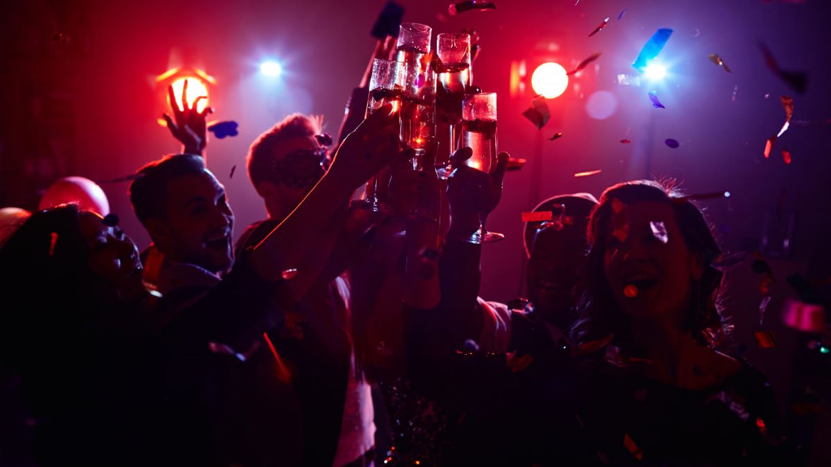 U kafićima se klincima toči alkohol, a epidemioloških mjera se malo tko pridržava