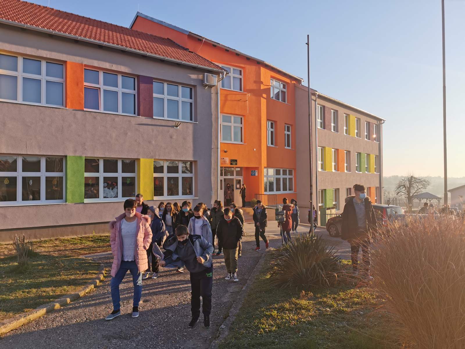 Školarci iz Ivanske pokazali kako se ponašati u slučaju potresa