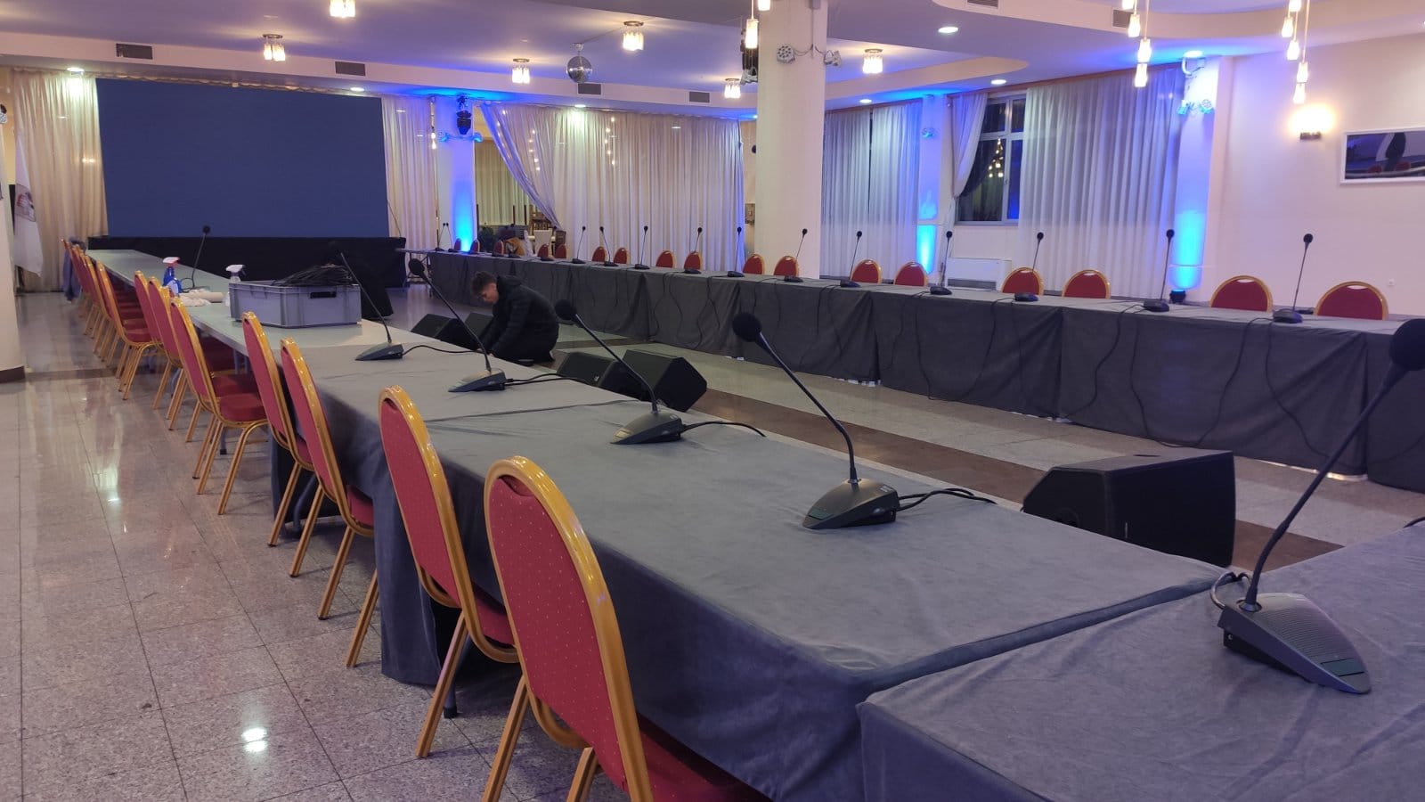 Sve je spremno za sutrašnji sastanak u poznatom restoranu, otkriven i premijerov plan posjeta