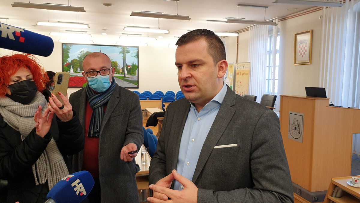 Hrebak: Očekujem od Vlade da se maksimalno istegne