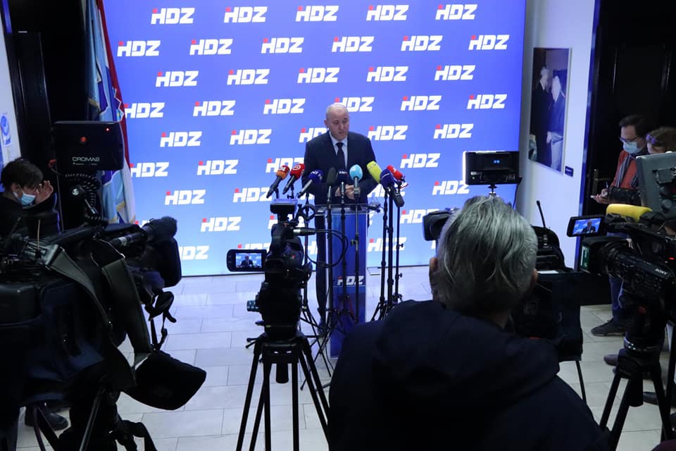 Čuraj otpao, HDZ u vlastitim redovima traži Horvatovog nasljednika