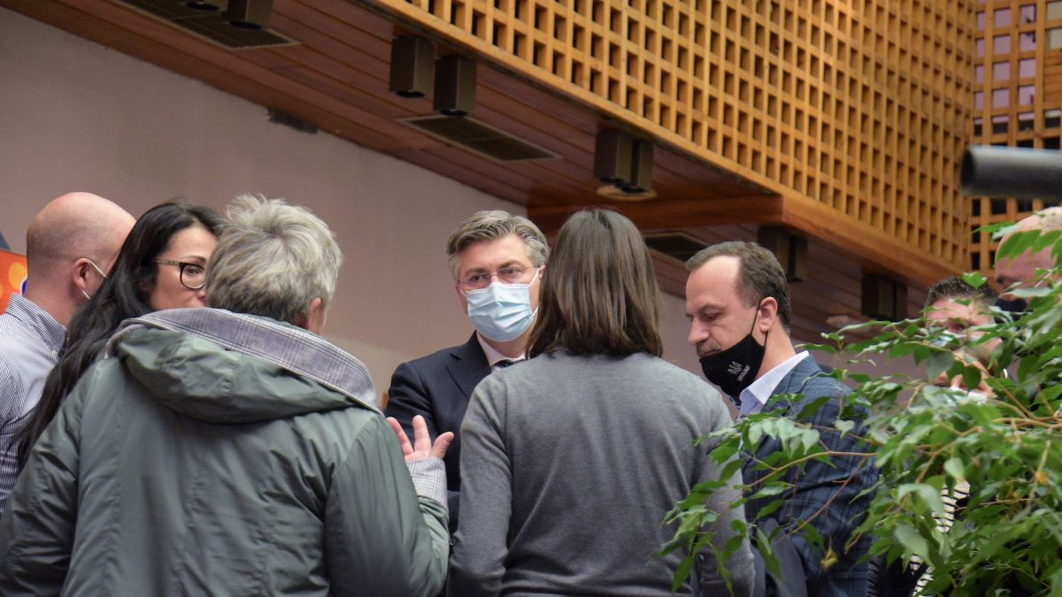 Plenković zahvalio svima koji se brinu o izbjeglicama, ima ih više od tisuću