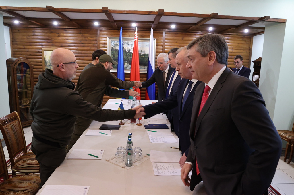 Pregovarači o humanitarnim koridorima, građani i dalje zarobljeni u skloništima