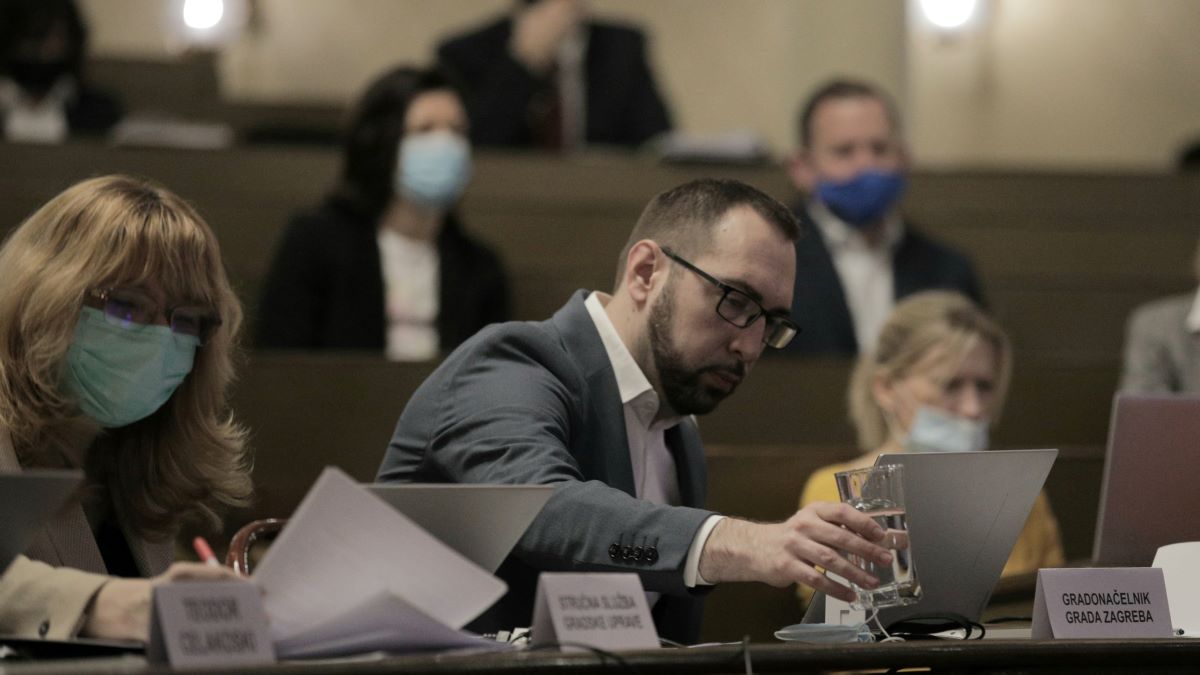 Je li Tomašević 'paranoidna osoba kojoj treba liječnička pomoć'
