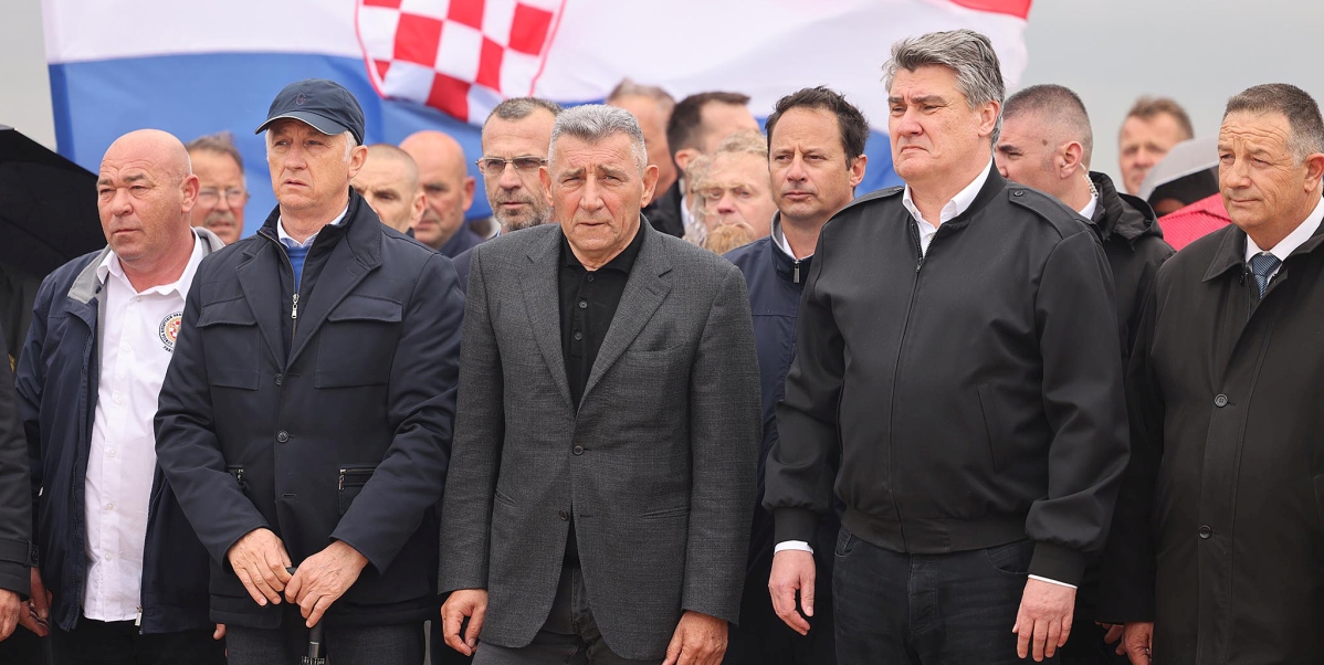 General Gotovina priprema priopćenje za javnost na temu Perković - Mustač