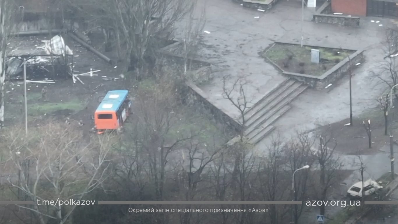 [VIDEO] Azov objavio snimku prepada na rusku kolonu, uz poruku – nema predaje