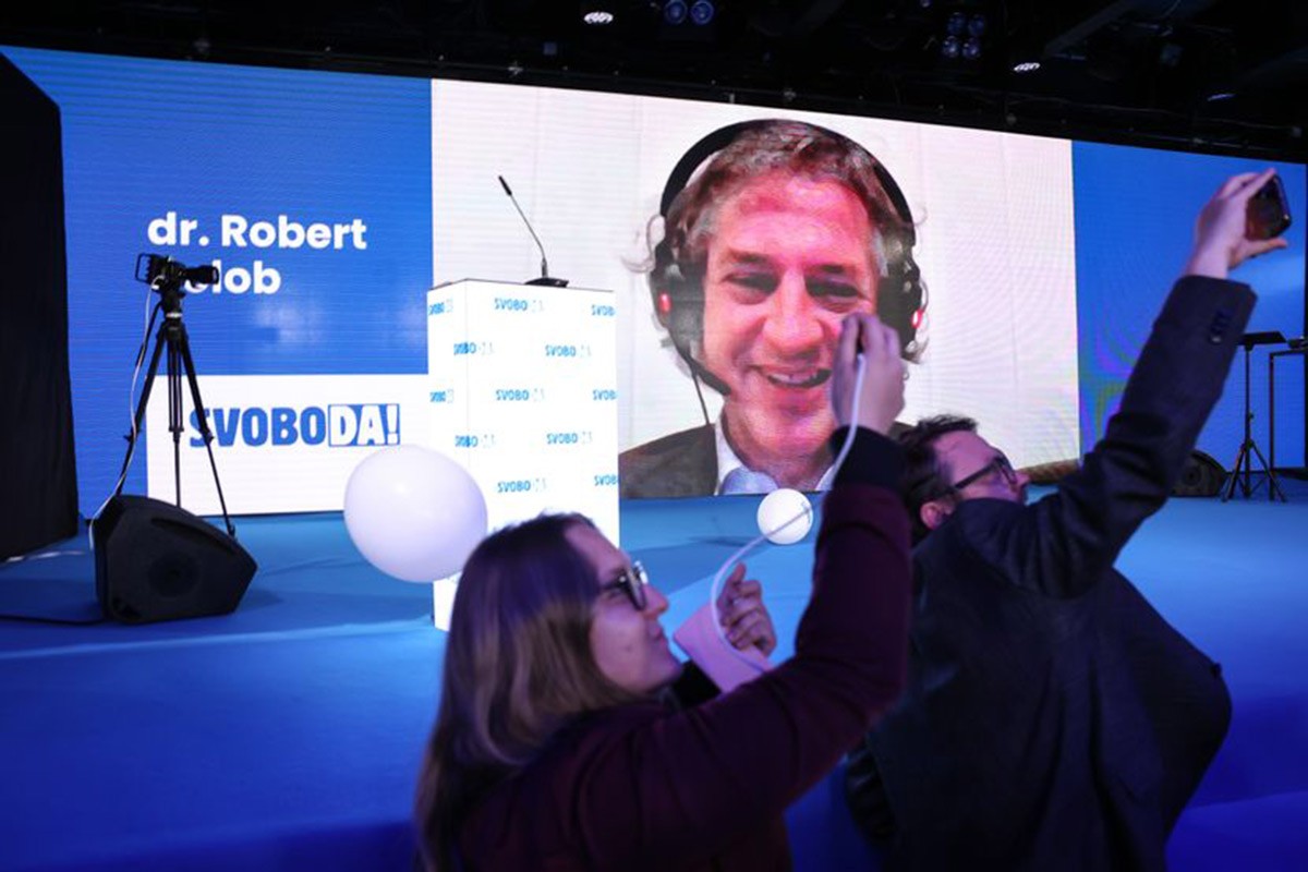 Slovenci se sprdaju sa svojim premijerom zbog izjava o ljekovitosti mora protiv covida