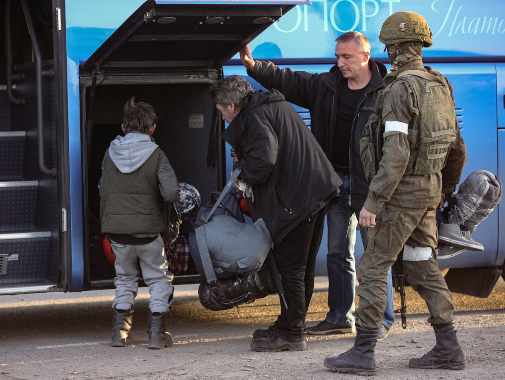Svi civili evakuirani iz Azovstala, što će biti s ukrajinskim vojnicima?