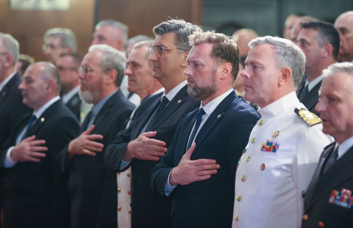 Andrej Plenković: Tek u ovom turbulentnom vremenu vidimo koliko su važne obrambene snage