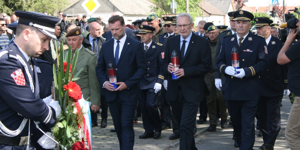 Božinović: Ovdje su krvnici skinuli krinke