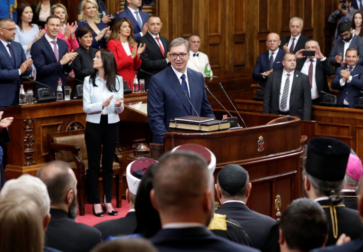 Vučić na prisegi: U Srbiju su dobrodošli i Shakespeare, Dostojevski, Goethe i Hemingway