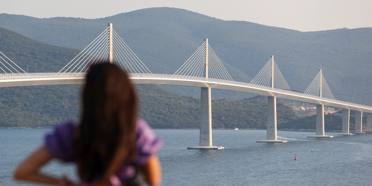 Želite li prošetati Pelješkim mostom, od danas to i možete, evo kako