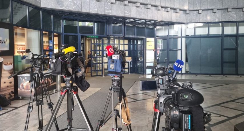 Nakon četiri sata sastančenja, članovi Nadzornog odbora Ine otišli bez izjava za javnost