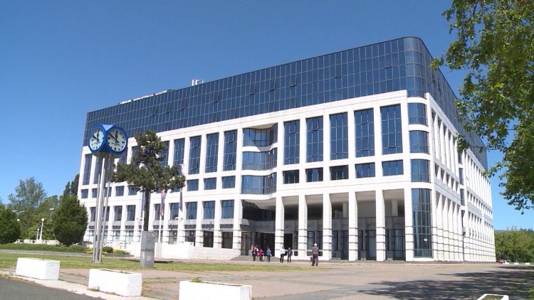 Traju uhićenja oko Zagreba, Splita, Osijeka i Šibenika, navodno zbog pranja novca na štetu Ine