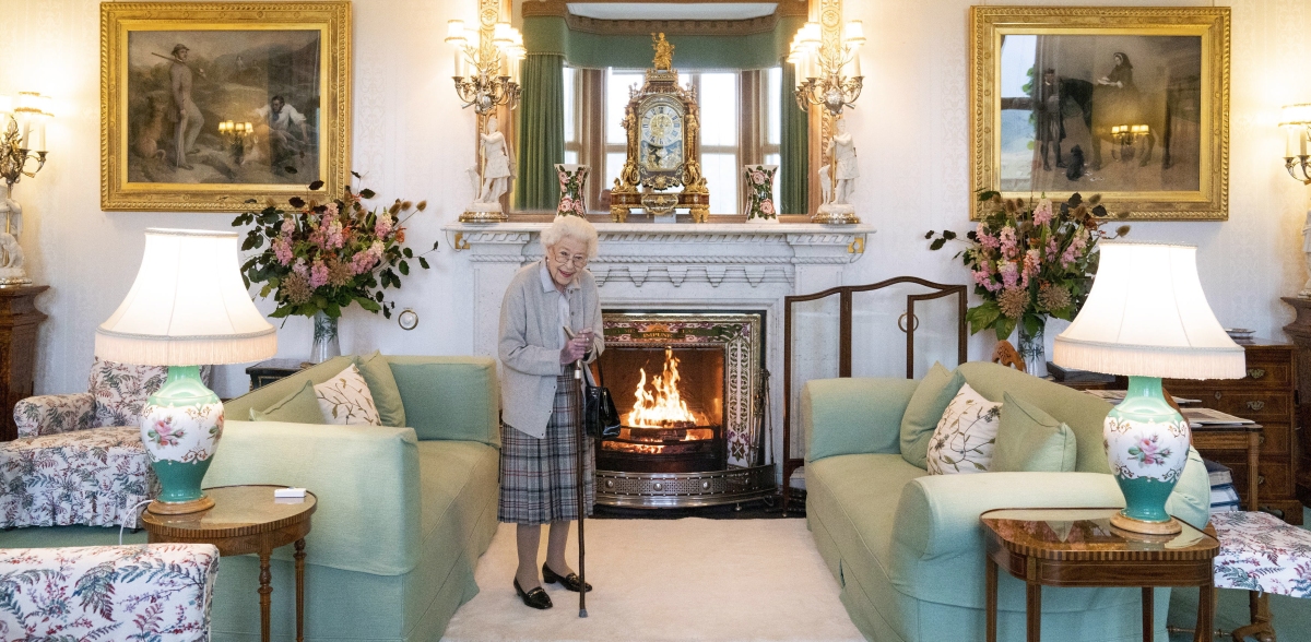 Umrla je kraljica Elizabeta II, Engleska ima novog kralja