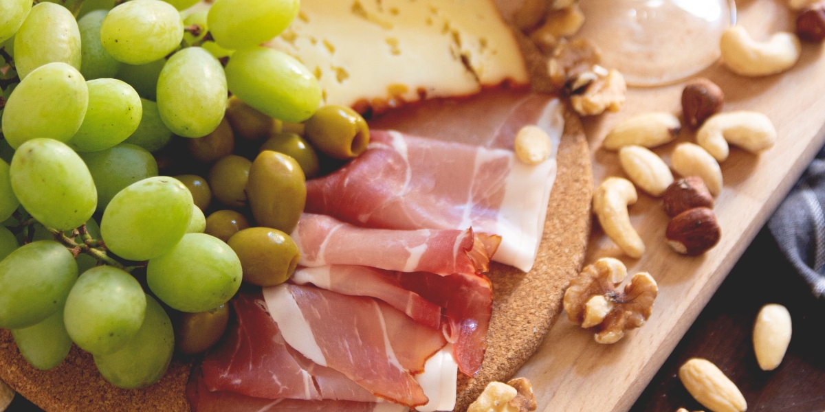 Zbog skupog plina i svinjetine proizvodnja omiljene sušene delicije postaje neisplativa