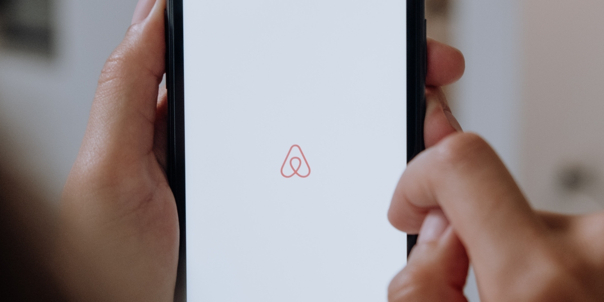 Airbnb britanskim iznajmljivačima nudi bespovratno do 3.000 funti, evo za što