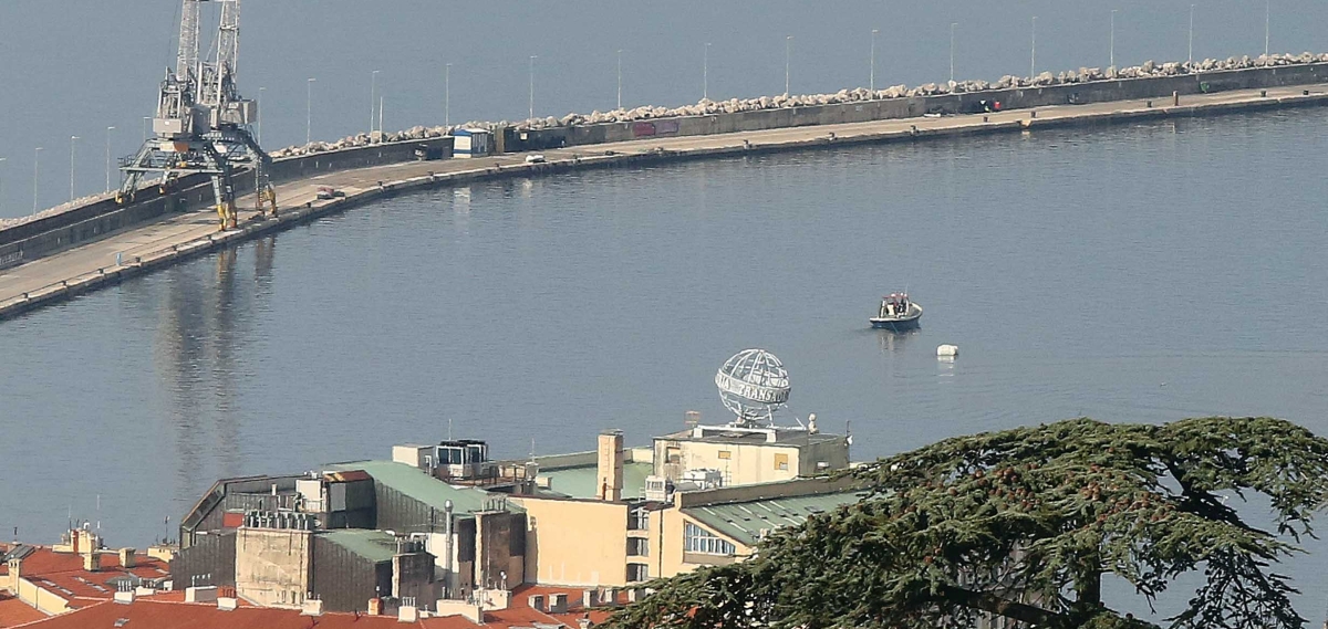 Detonirana protubrodska mina sa 690 kg eksploziva