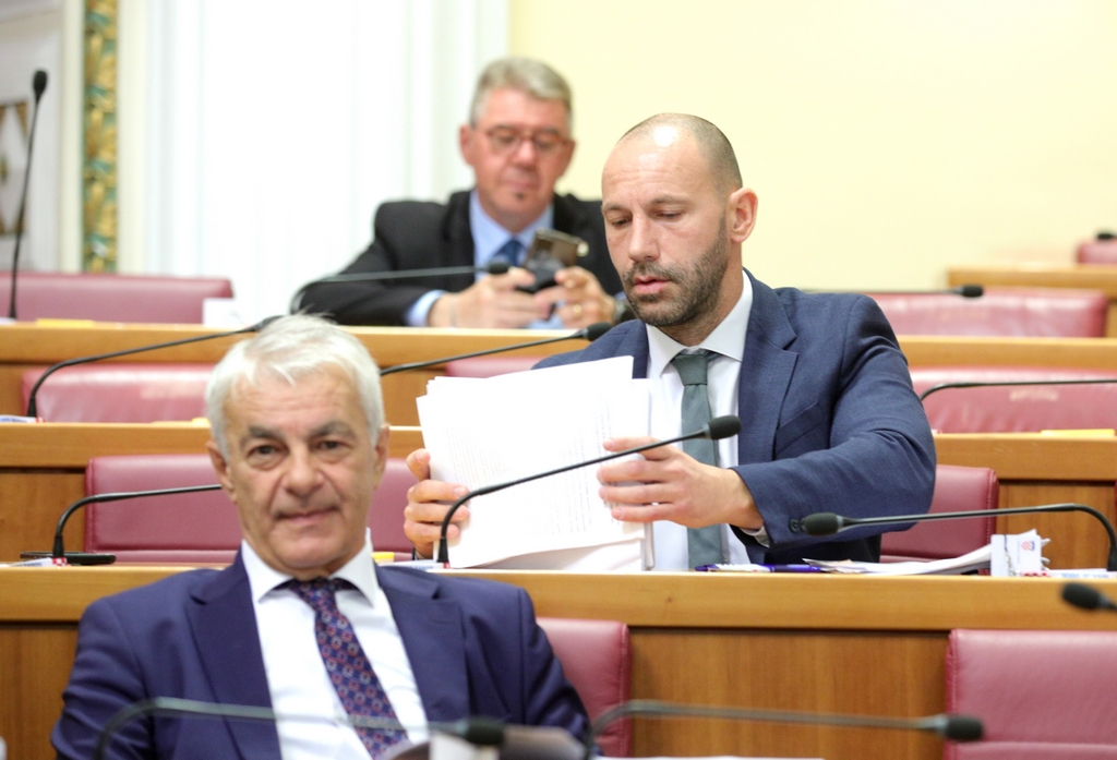 Ni nakon 12 sati zastupnici se nisu usuglasili oko izbornih jedinica