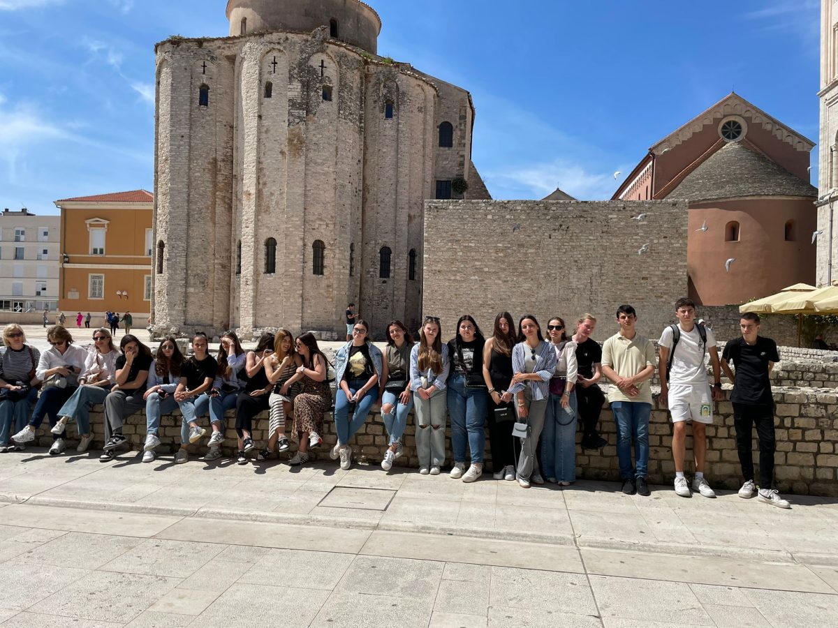 Učenici Ekonomsko-birotehničke i trgovačke škole Zadar ugostili kolege iz Splita u sklopu projekta "Nepoznato o poznatome"