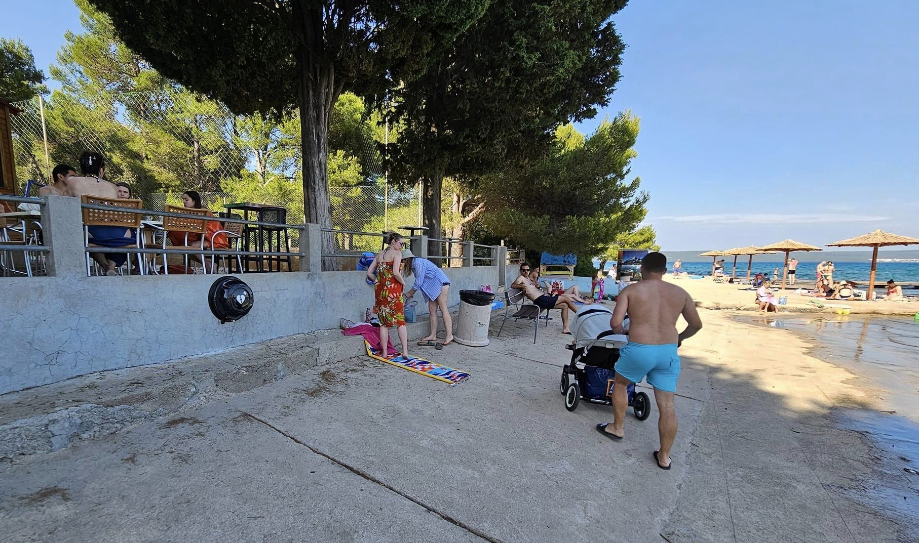 Zajedništvo spašava živote: Na plažu Matlovac postavljen defibrilator