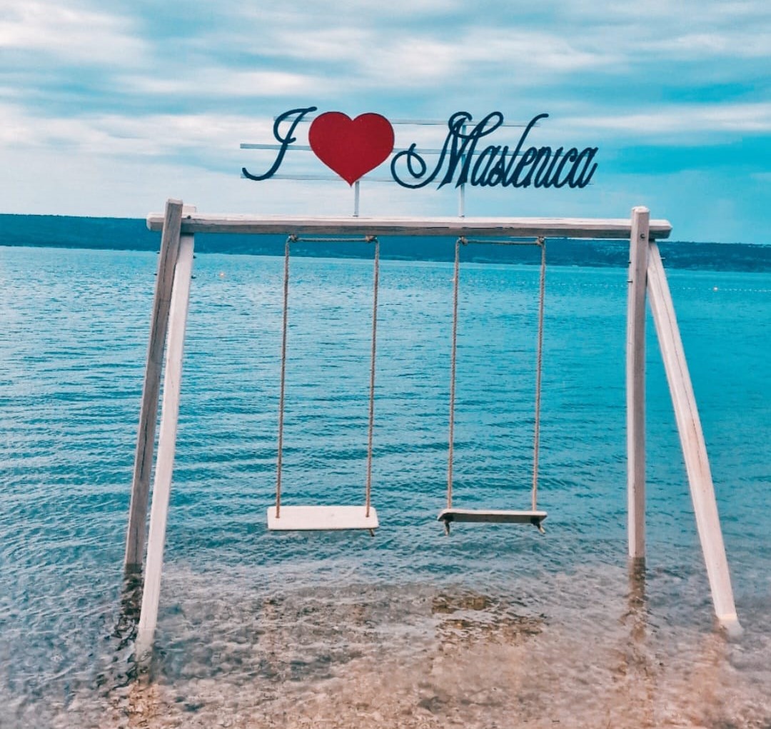 Nova morska ljuljačka u Maslenici oduševila posjetitelje