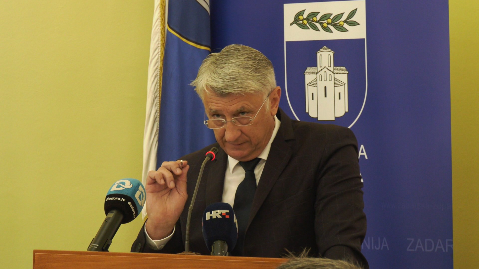 Na Žmirićima se prespaja nova cijev, privremenog karaktera, fi 300 koja bi u prijelaznom razdoblju riješila problem vodoopskrbe zapadnog dijela županije