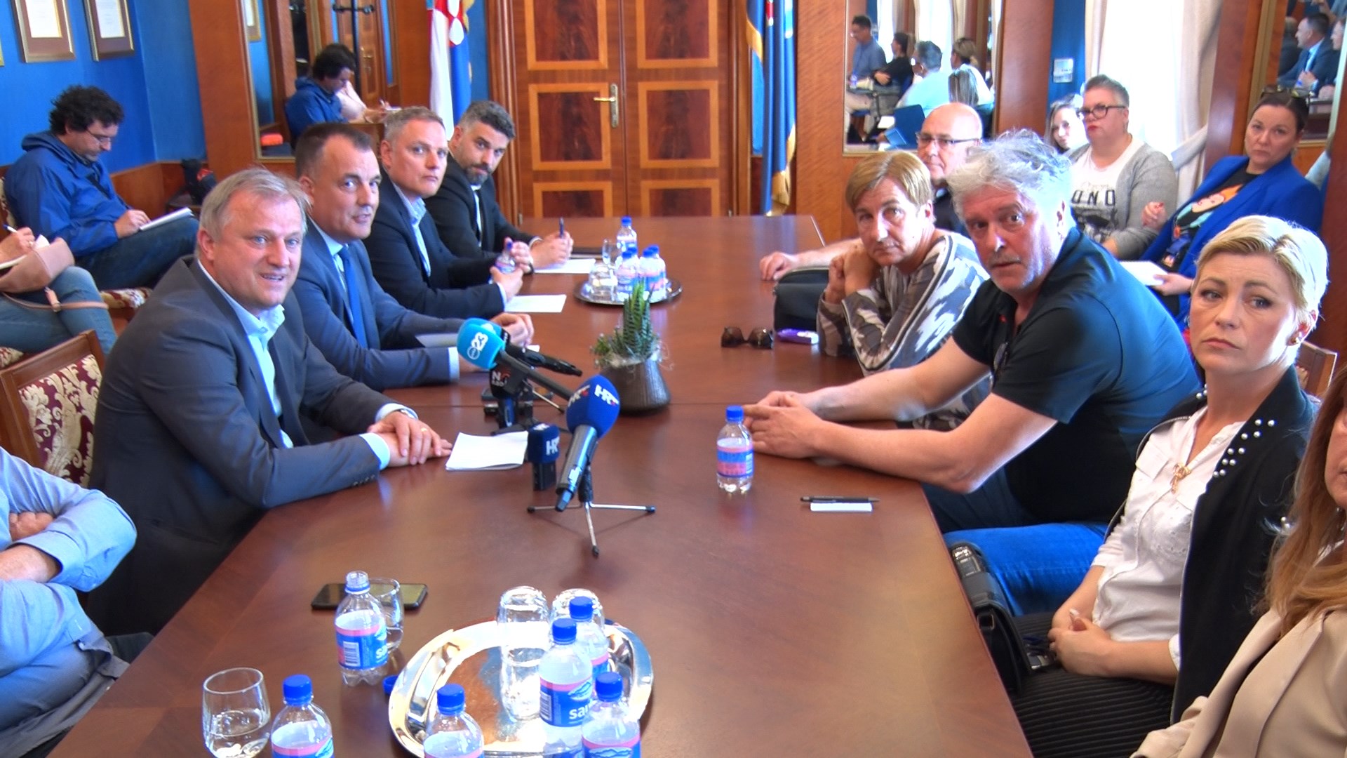 Urbanistički planovi i proračun na dnevnom redu; Hoće li HDZ sutra imati 14 ruku za izglasavanje proračuna?