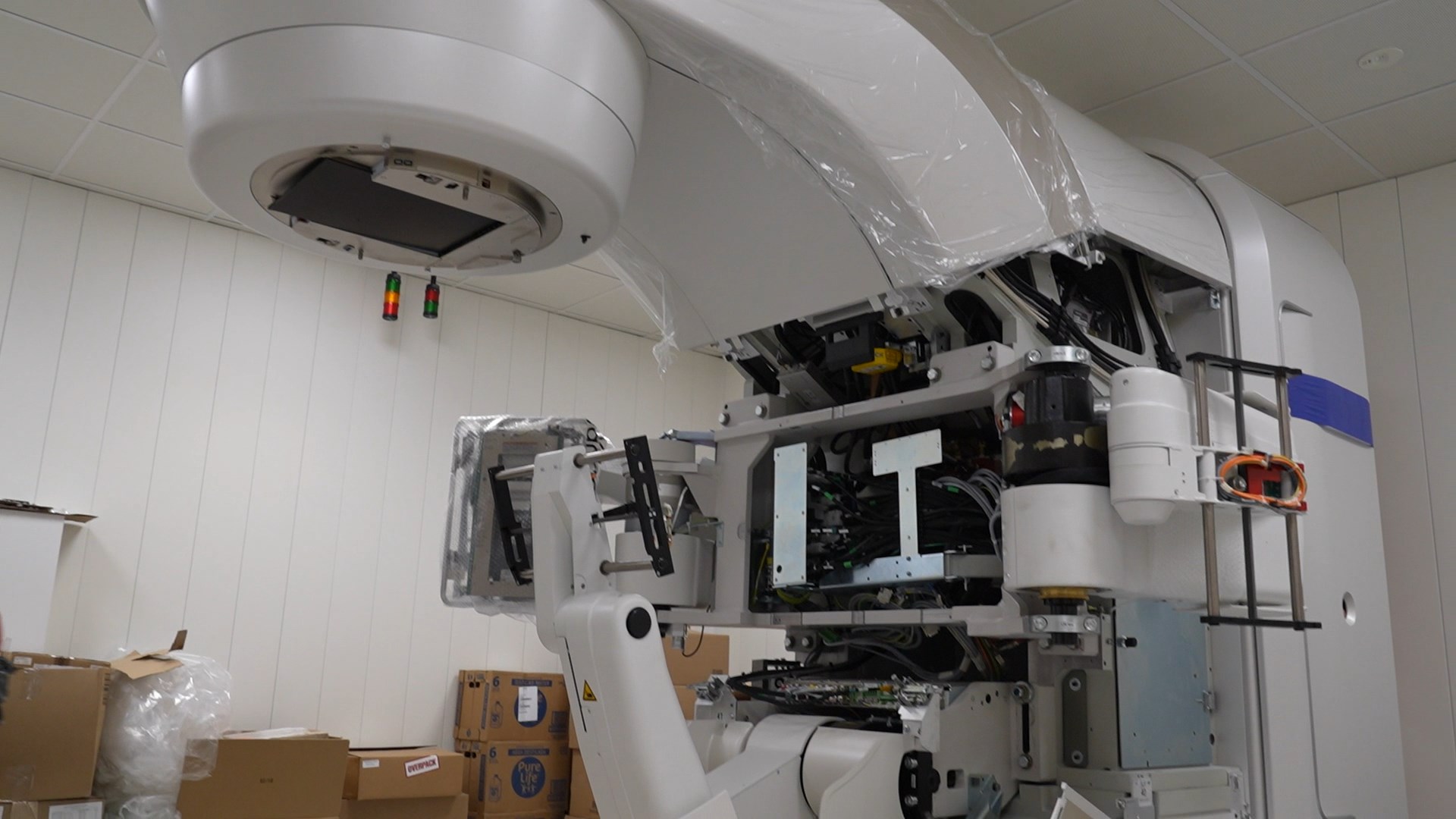 Marasović županu Longinu: Intenzivno se lagalo od 2019. godine oko dolaska linearnog akceleratora u našu bolnicu, na osnovu njega su se skupljali politički poeni, a moja prijateljica ga nije dočekala