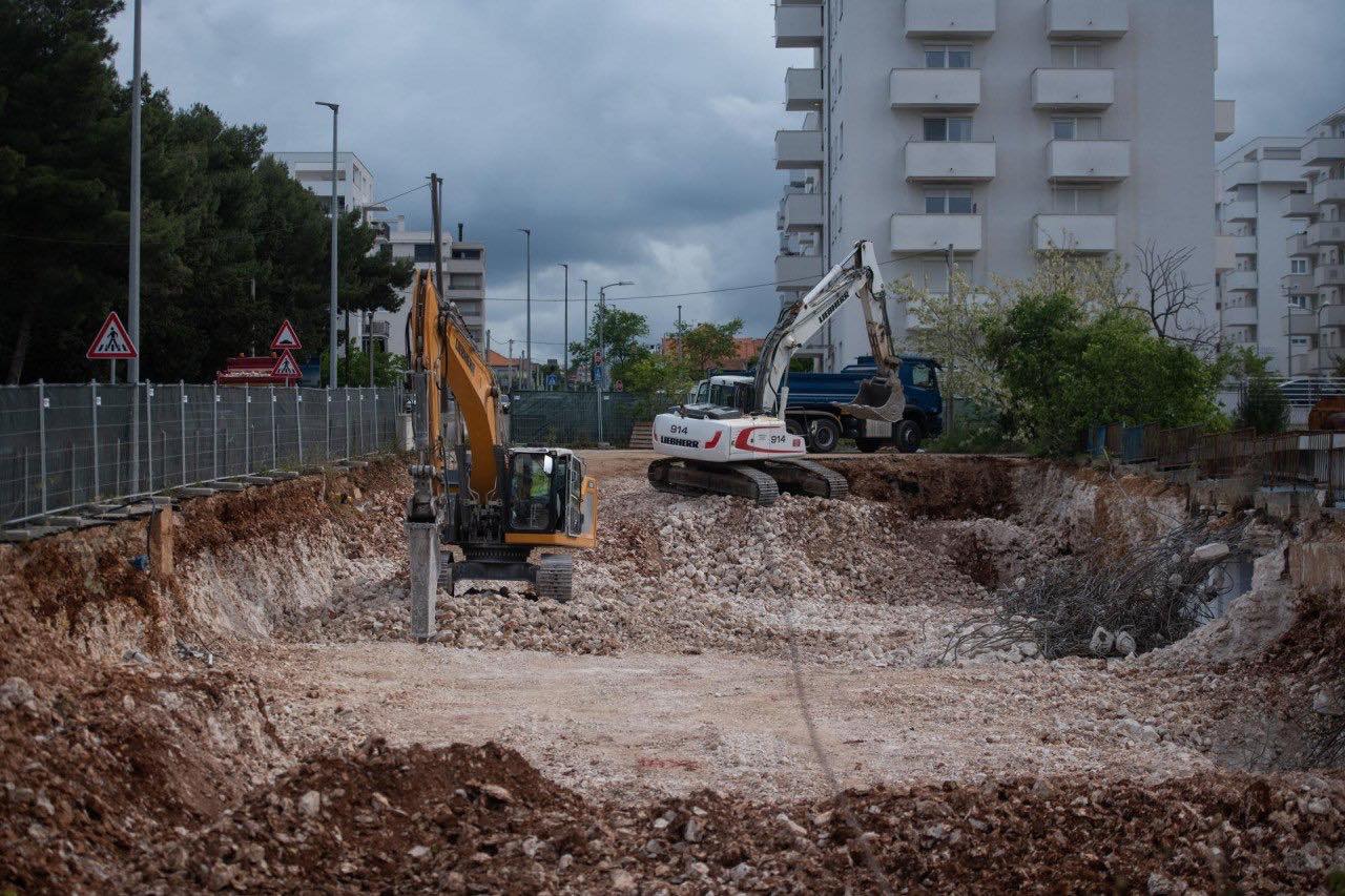 Radeta optužio Kasapa: Zašto je Grad prodao 580 kvadrata u svom vlasništvu privatnom investitoru?