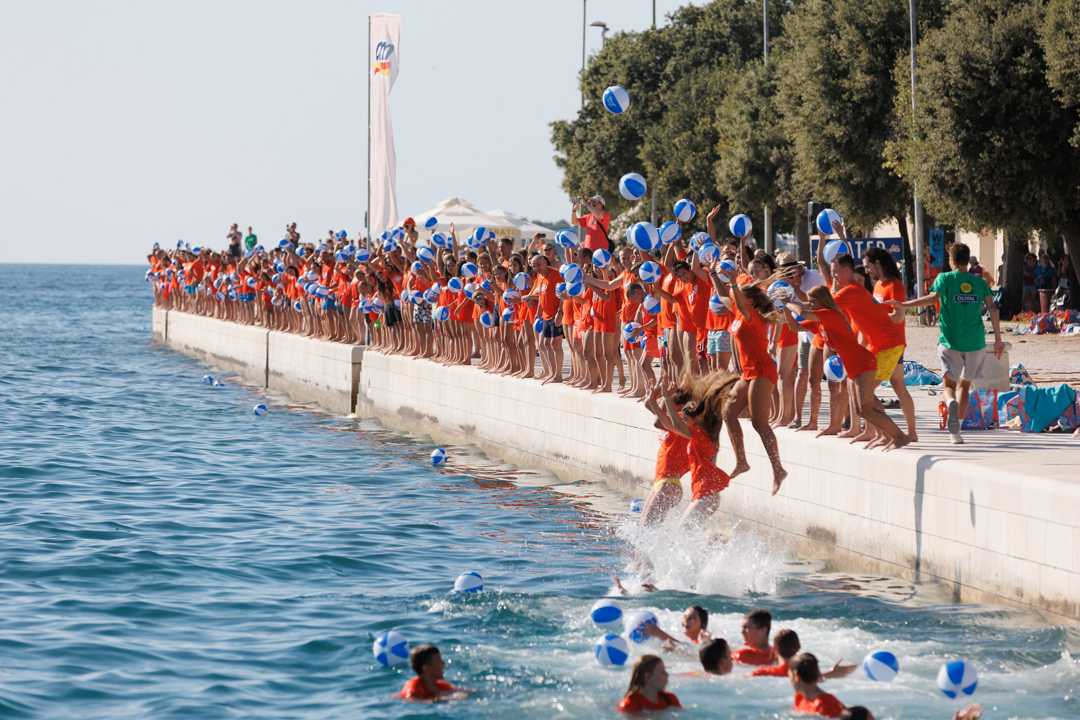 dm Zadar jump održat će se u subotu 27. srpnja; Najmasovniji skok u more nastavlja tradiciju dobre zabave i pomaganja zajednici