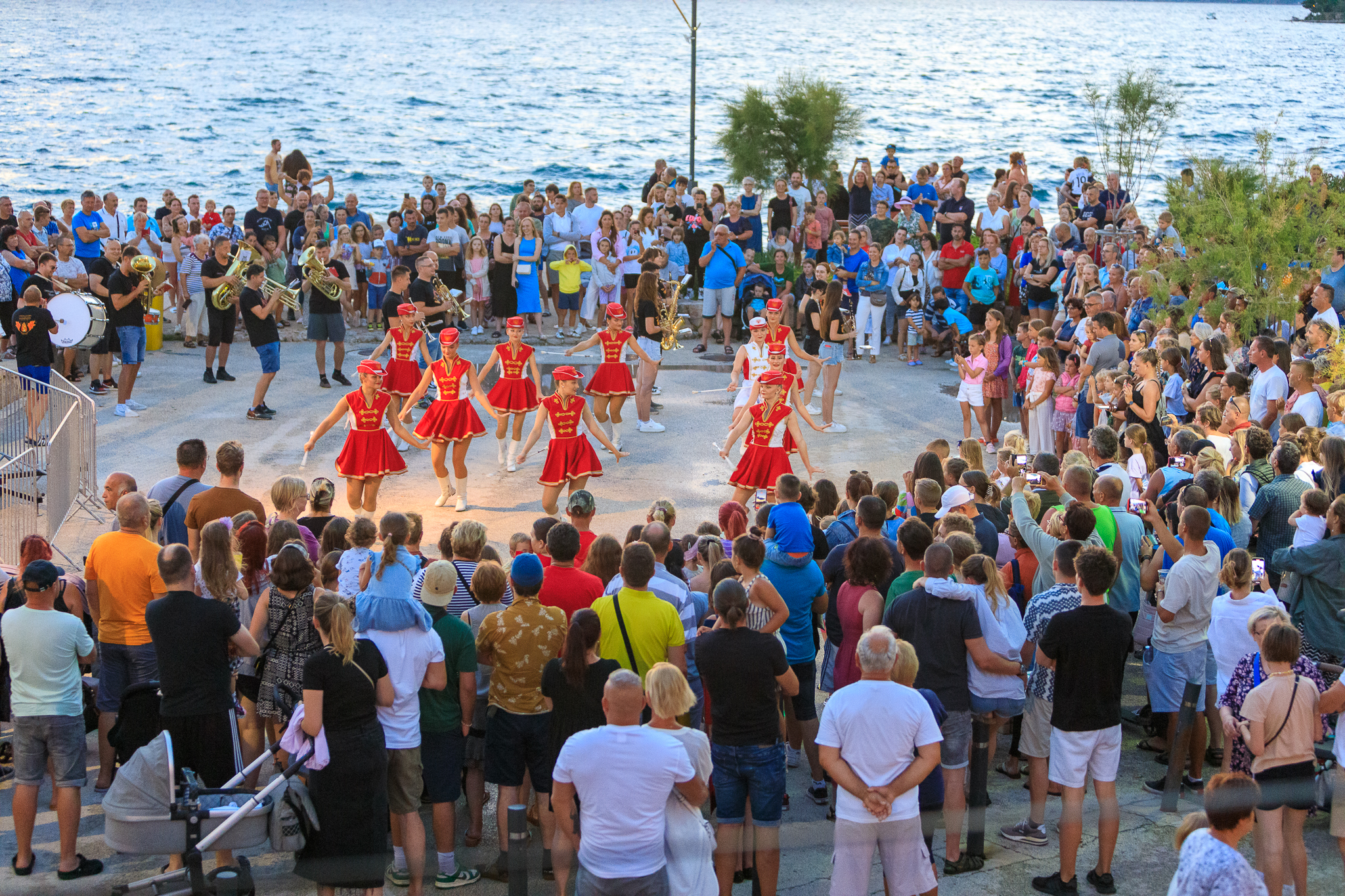 Srpanj u Starigradu: Ljeto s bogatom ponudom za sve
