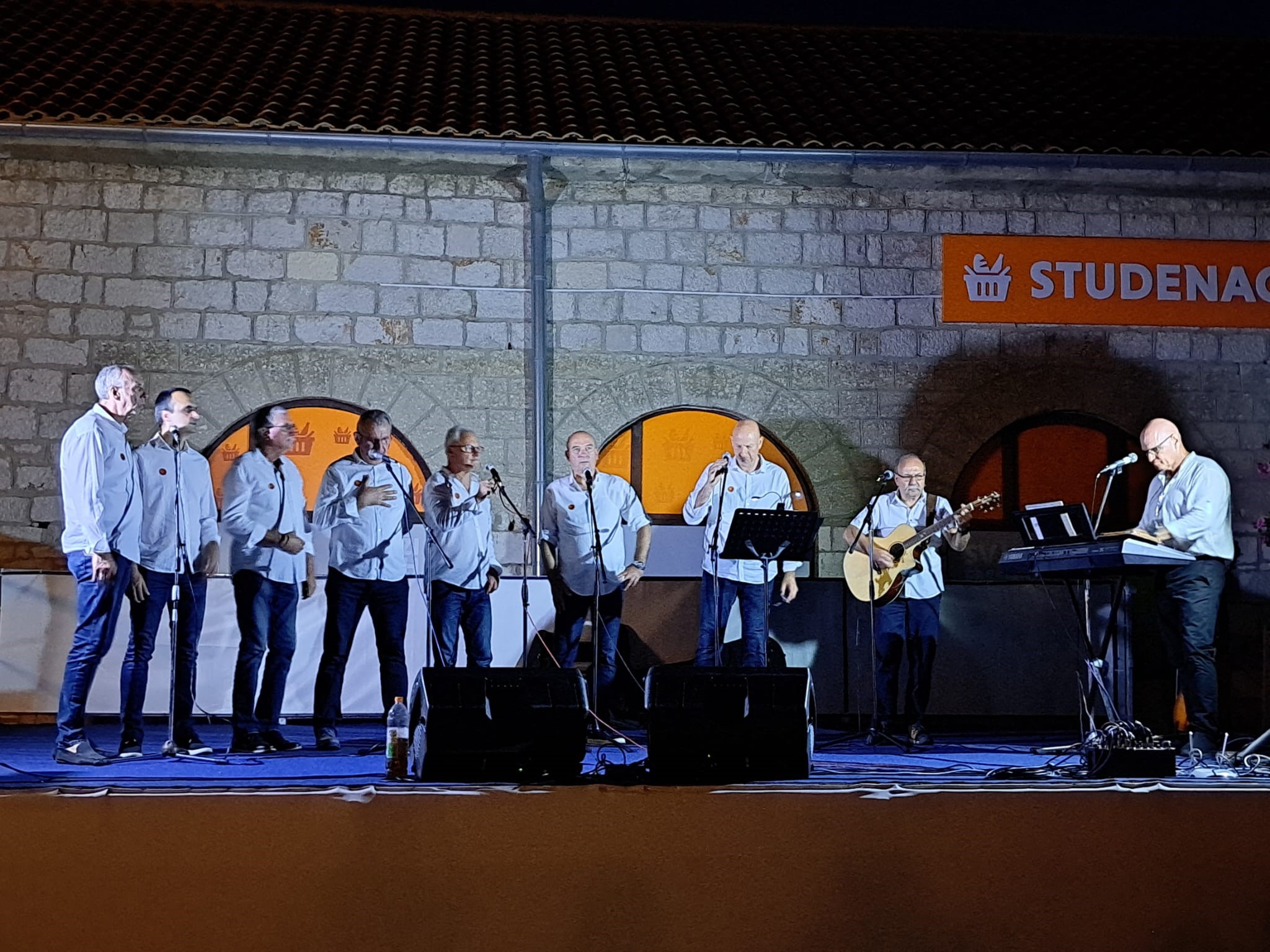 Klapska pjesma ispunila Kukljicu: Večer nezaboravnih melodija