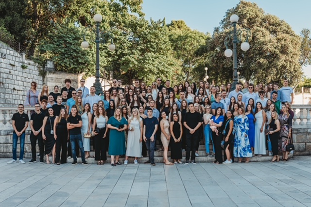 Maturanti Ekonomsko-birotehničke škole primili svjedodžbe, Adrijan Milin učenik generacije