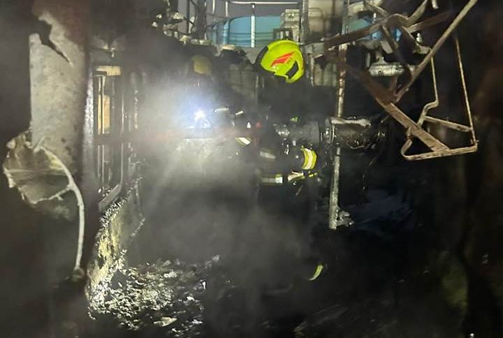 Požar na suhom vezu u Biogradu: Oštećeno pet brodica i skladište