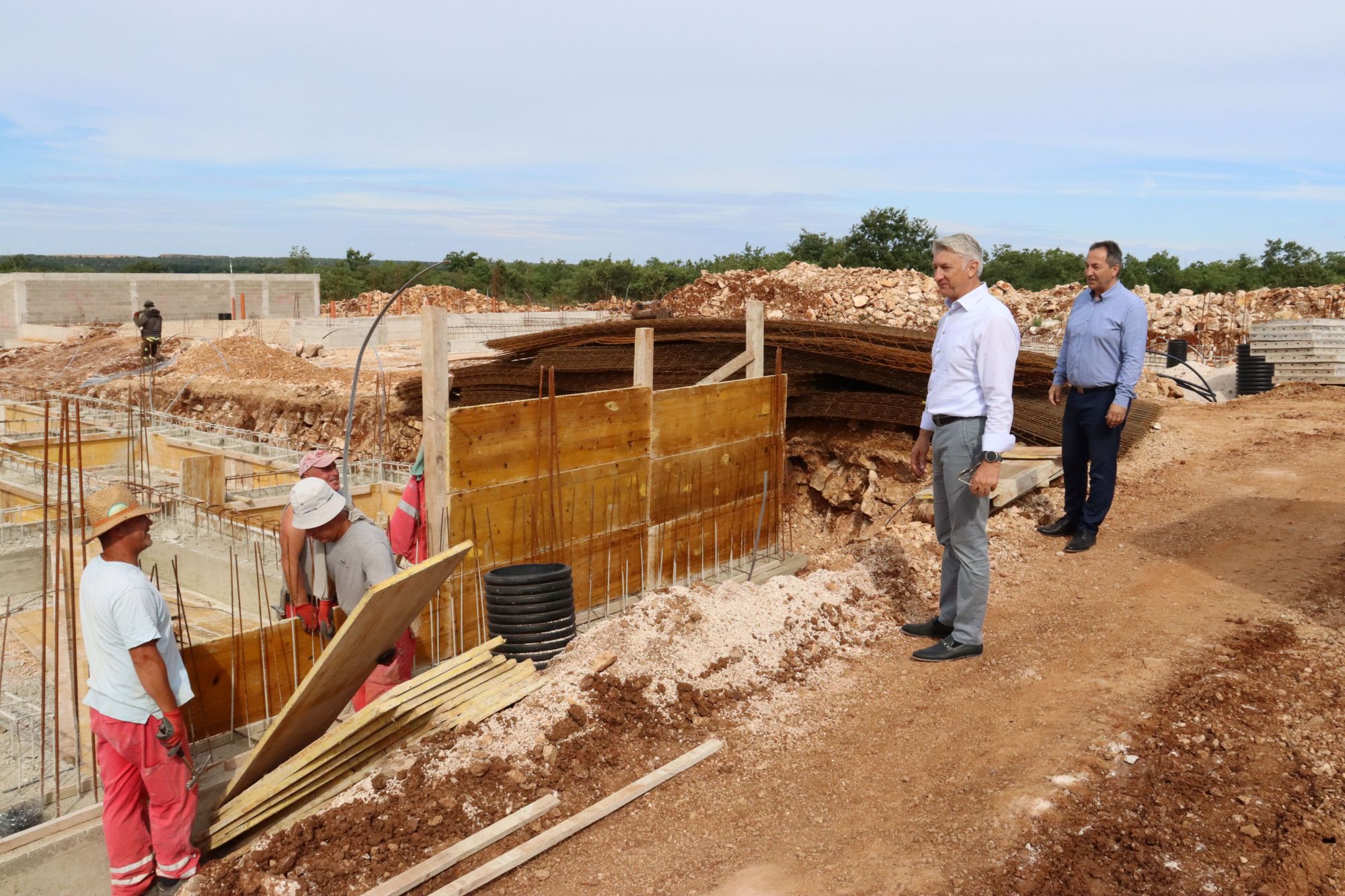 Unatoč ekstremnim vrućinama radovi na novom zadarskom azilu u punom su zamahu