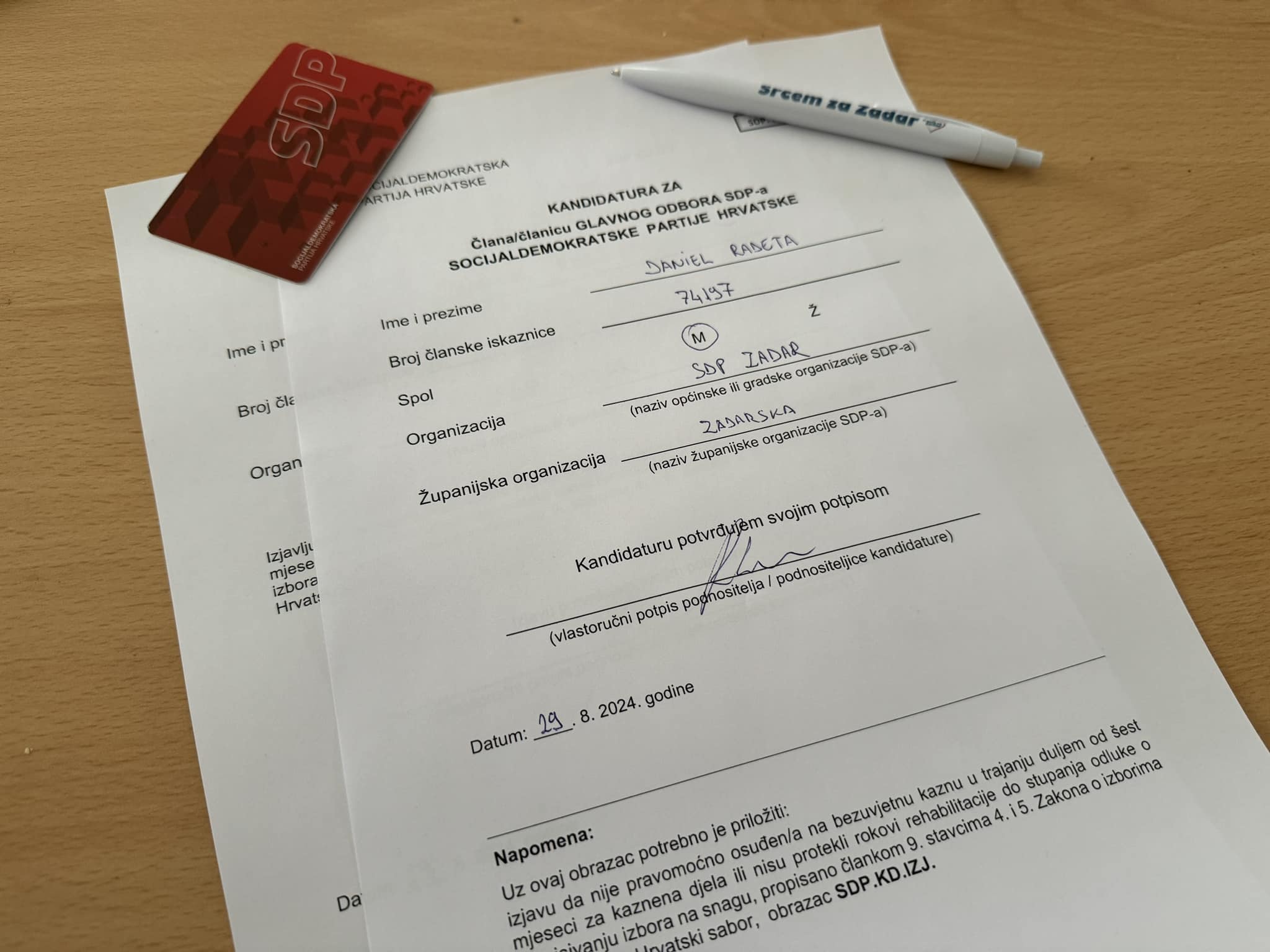 Gaši se vratio kući i sebe vidi kao "kotačić" promjena, zaključio da birači ne vjeruju SDP-u; S druge strane Radeta tvrdi "kad se mnogo malih složi tad se snaga 100 put' množi"