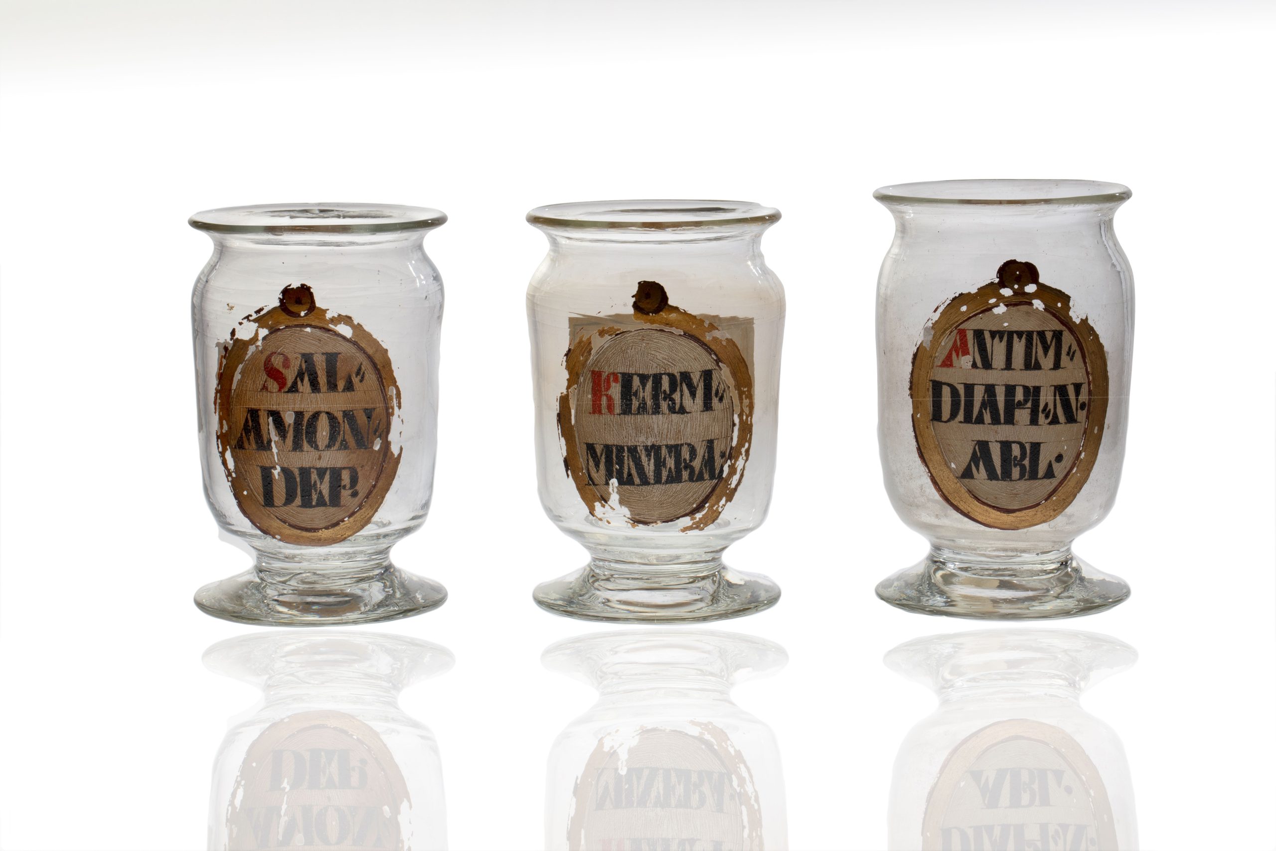 Muzej antičkog stakla u Zadru započeo bogat jesenski program s gostujućom izložbom o ljekarničkom staklu