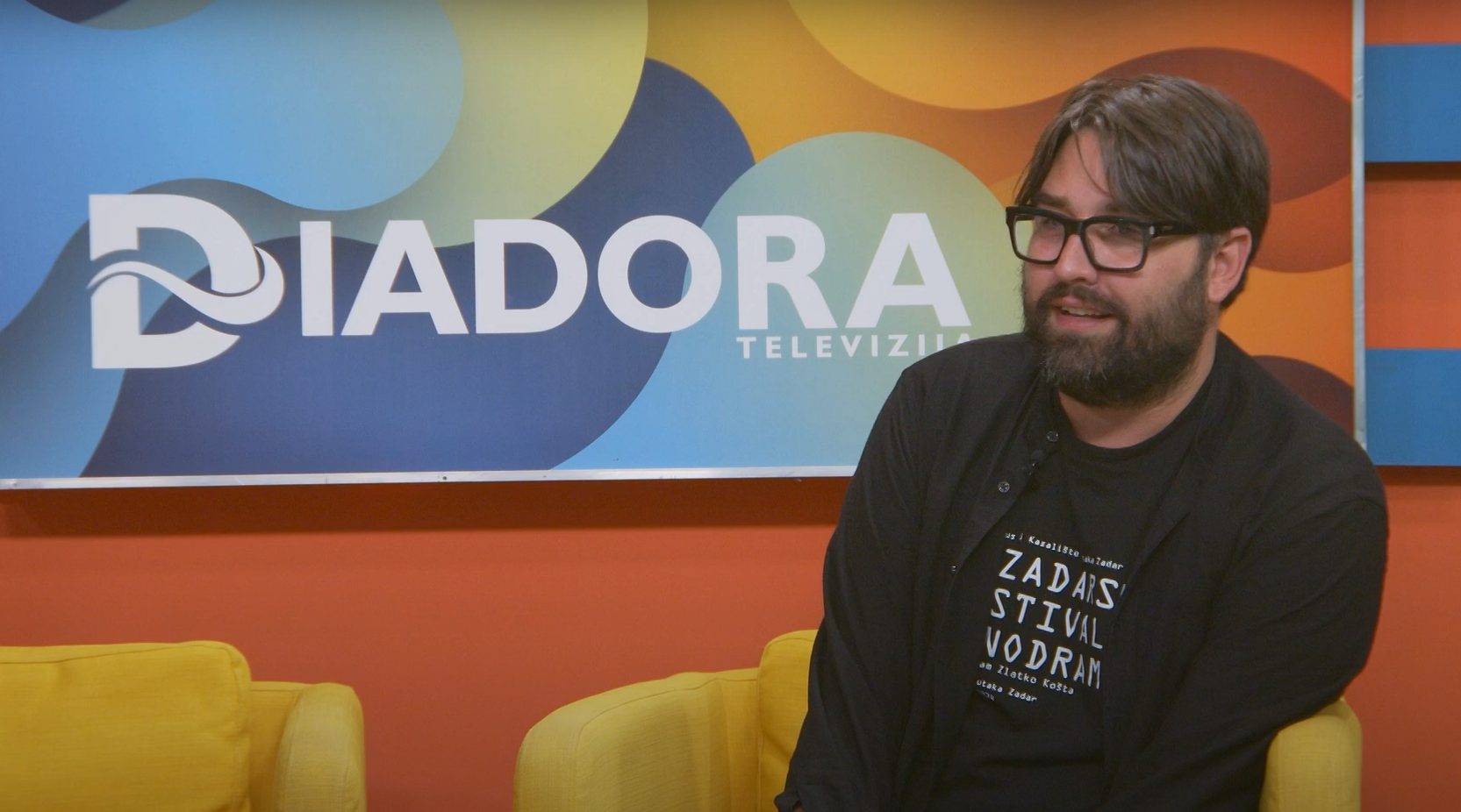 U emisiji Pomalo voditeljica Silvija Jurin ugostila Vinka Radovčića, umjetničkog ravnatelja 2. Zadarskog festivala monodrame