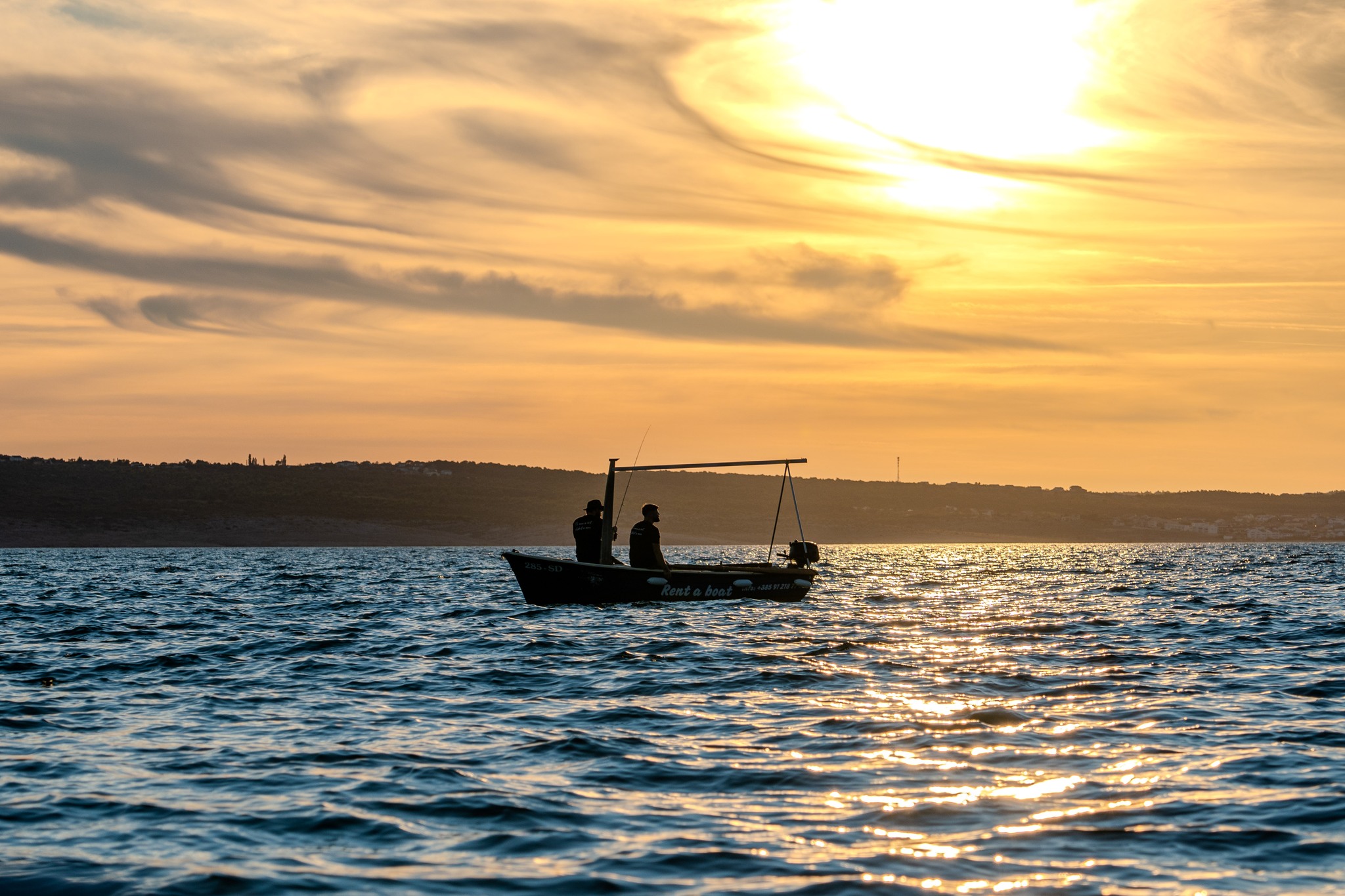 Dalmacija okupana suncem i burom, no kraj dana i večer donose promjenu vremena