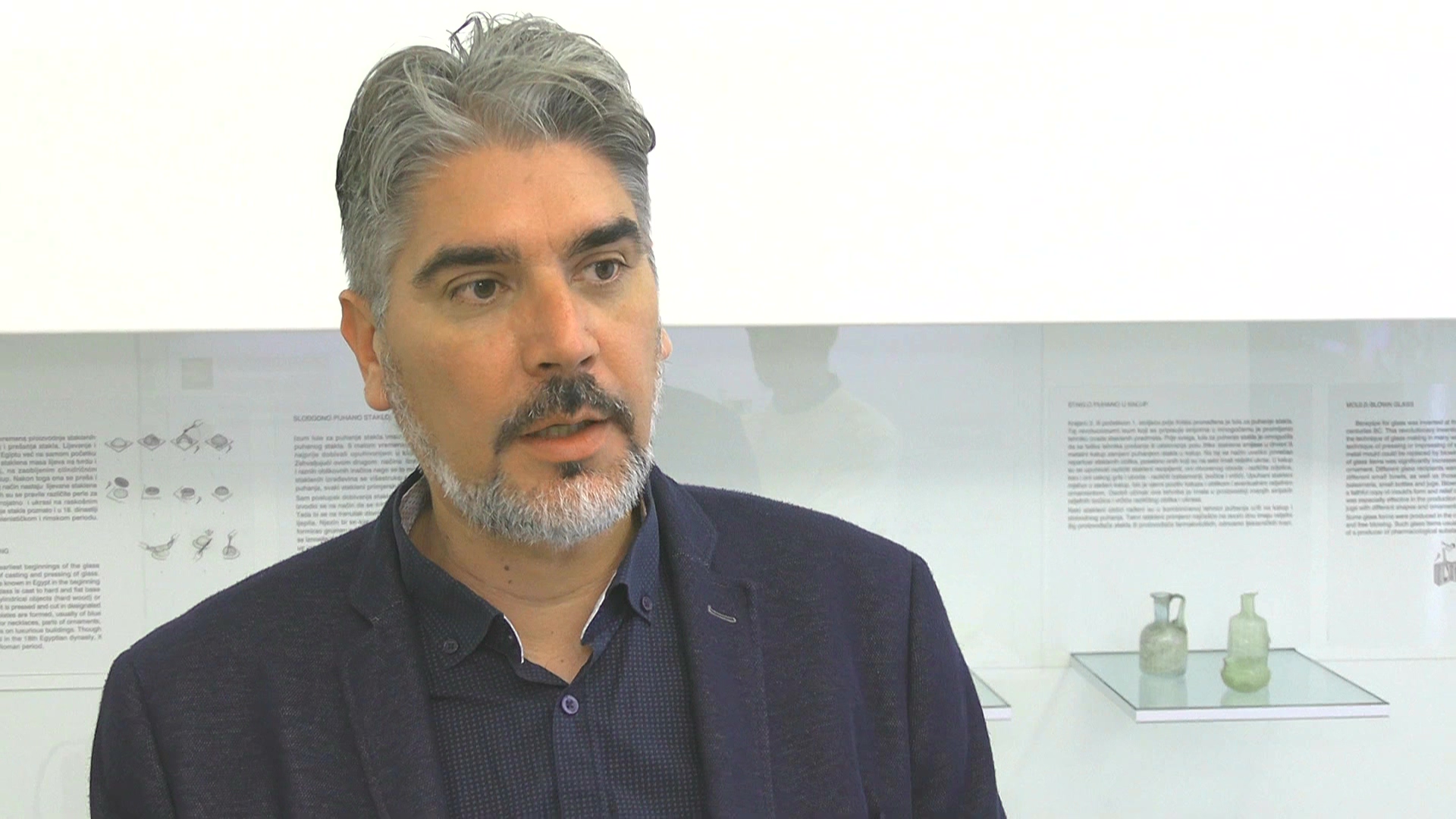 Kristalni odjeci carskog sjaja: Monumentalno djelo o blagu staklenog Aserijatskog municipija