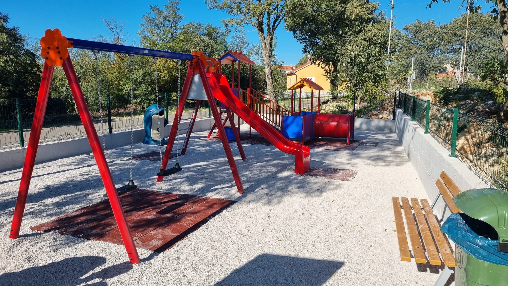 Otvoreno novo dječje igralište u Velimu uz podršku Općine Stankovci i Zadarske županije