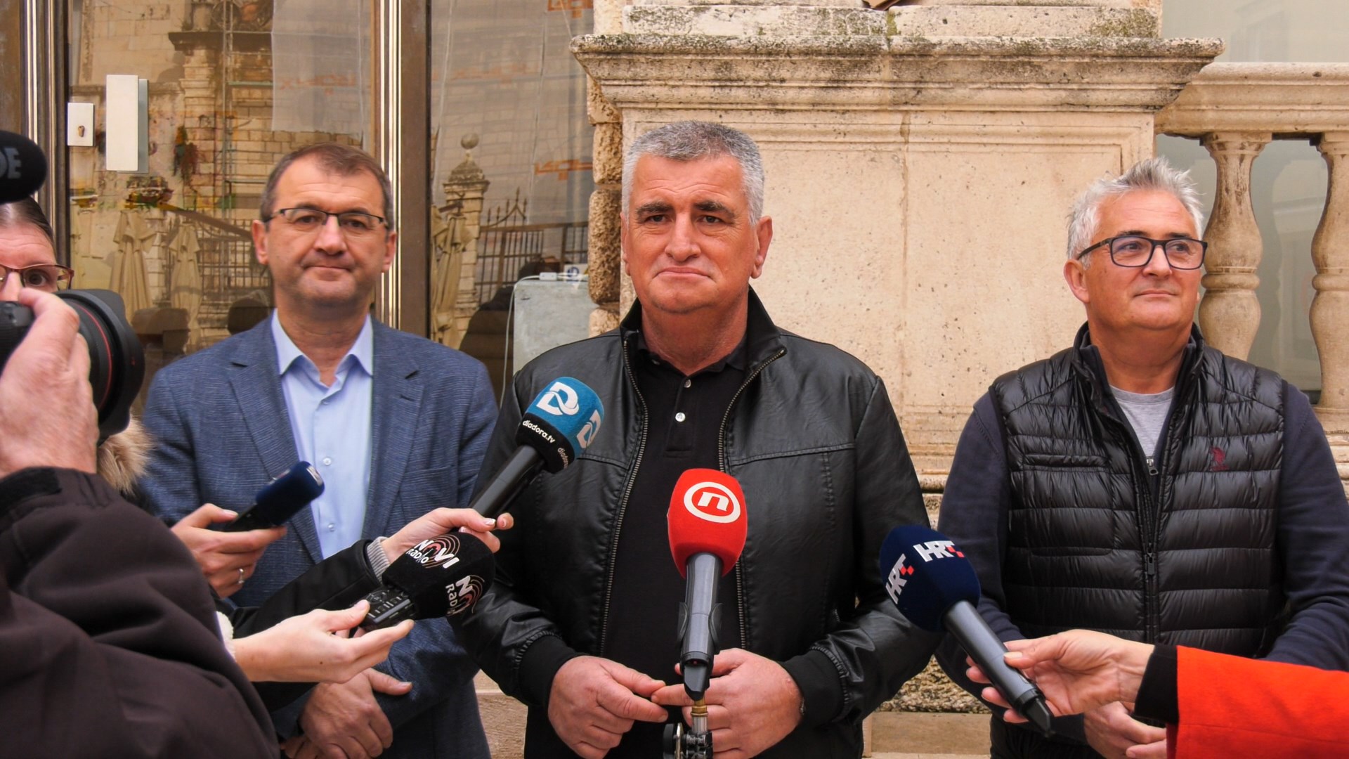 Predsjednički kandidat Miro Bulj posjetio Zadar: "Hrvatska vojska na granicu i hitna deportacija ilegalnih migranata"