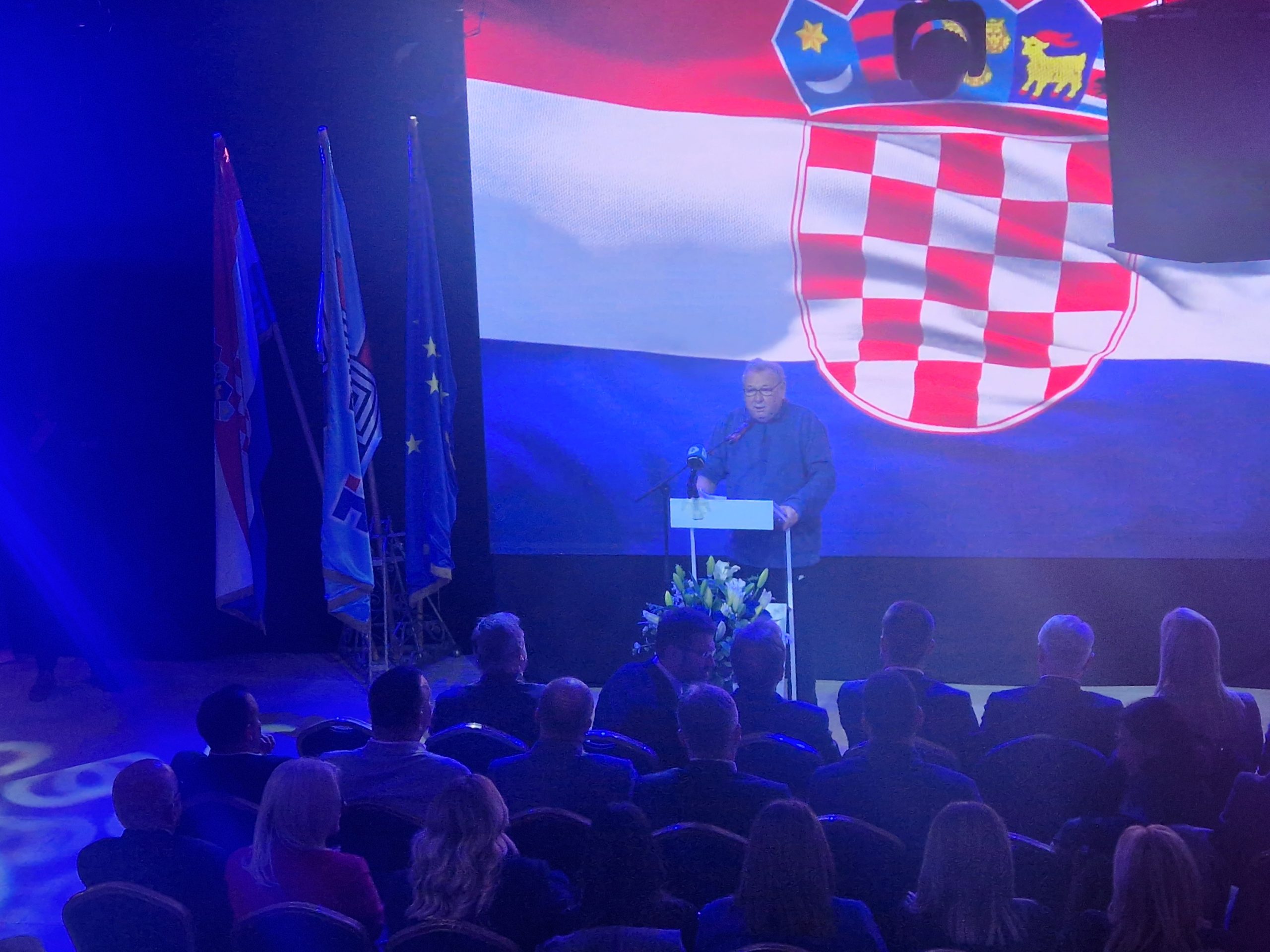 Vladimir Šeks: "Hrvatska nije slučajna država! To je pljuska svima koji su dali svoje živote za slobodu i neovisnost"