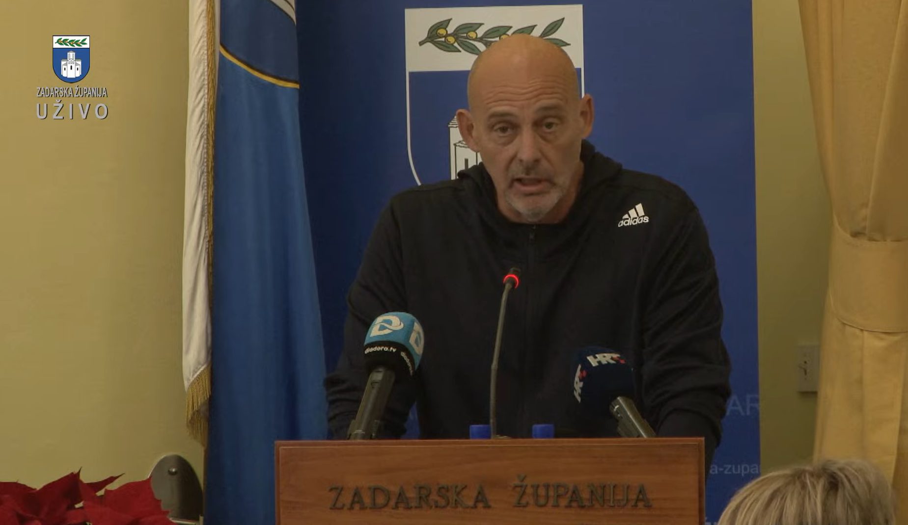 Pupić Bakrač županu Longinu: "Je li vaše članstvo zbog optužnice u stranci zamrznuto?"; Longin: "Vi ste najveći lopov i kriminalac u ovoj županiji"